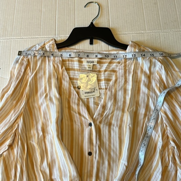NWT-A.N.A.-Large-Gold Beach striped-button down twist front, V-neck, shirt. - Picture 8 of 10